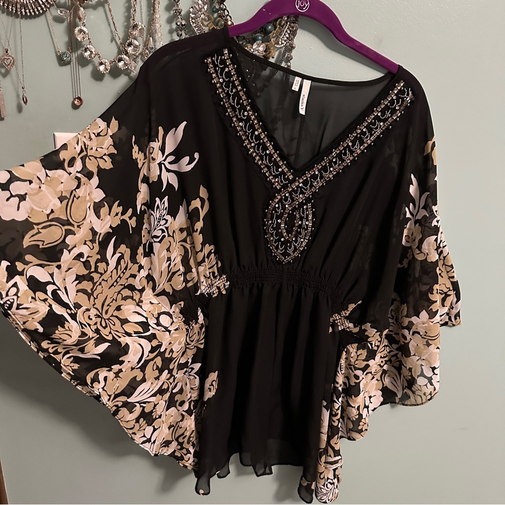❤️ STUDIO Y Elegant Black and Cream Sheer Women's Top